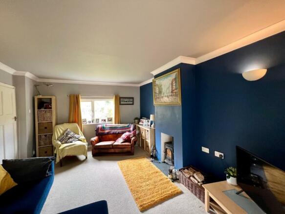 4 Kingsdown - Lounge 2.jpg