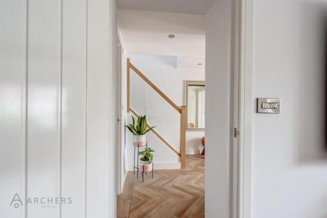 4 bed Detached for sale Image 5
