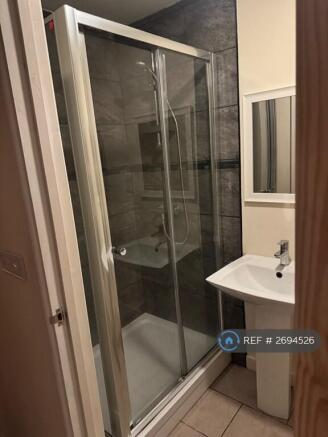 Bathroom Room 1
