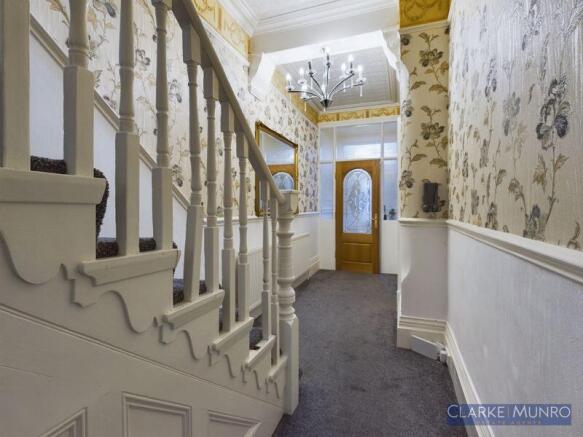 5 bed Semi-Detached for sale Image 9