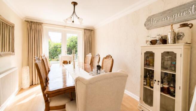 4 bed Detached for sale Image 8