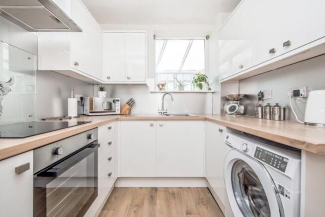 3 bed Terraced for sale Image 8