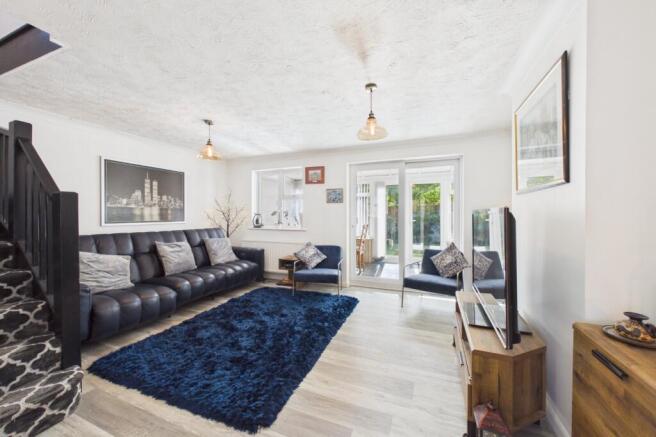 Long Beech Drive, Farnborough, Hampshire, GU14 photo 4