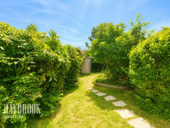 2 bed Detached for sale Image 8