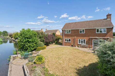 Ivel Close, Langford, Biggleswade, SG18