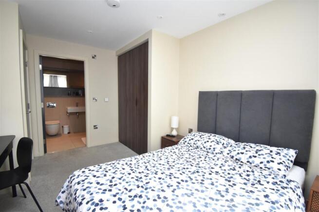 1 bed Apartment to rent Image 7