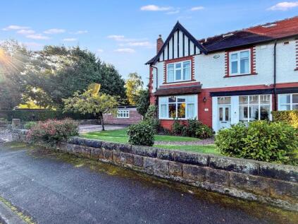 Gilbert Road, Hale, WA15