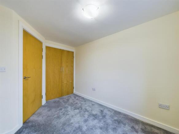 2 bed Apartment for sale Image 11