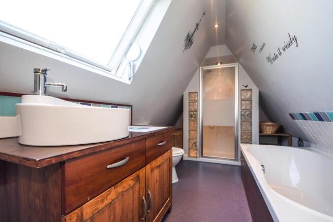En-suite Bathroom