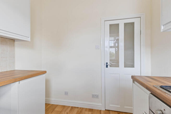 2 bed Flat to rent Image 6