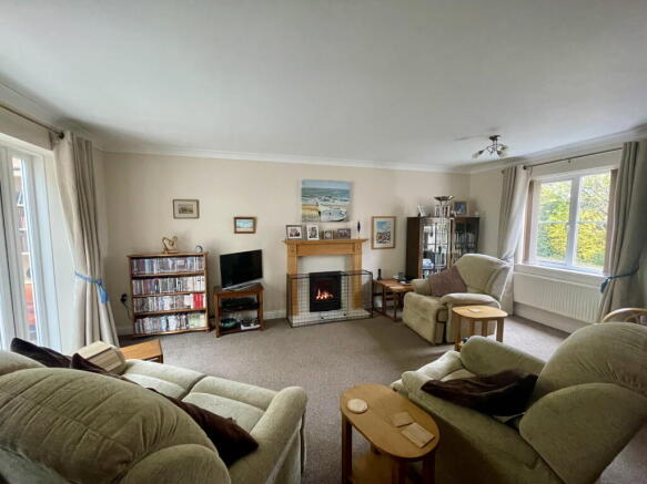 8, Keats Close, Saxmundham photo 2