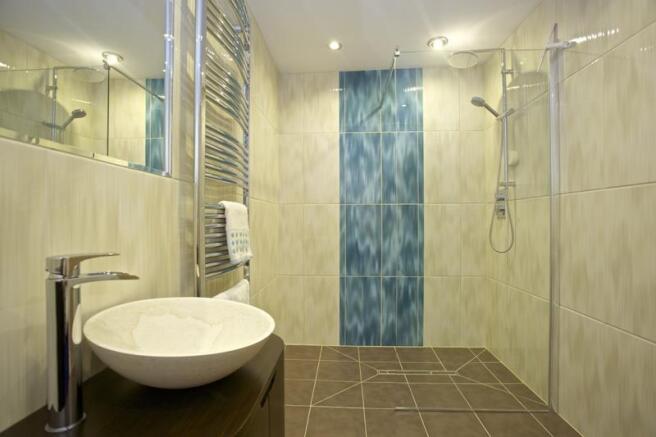 Cloakroom/Shower Roo