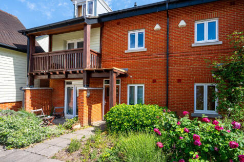 Princess Mary Close, Queen Elizabeth Park, Guildford, GU2
