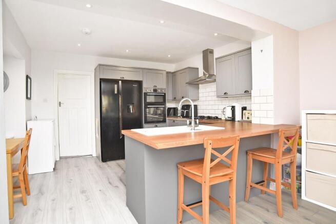 3 bed Semi-Detached for sale Image 8