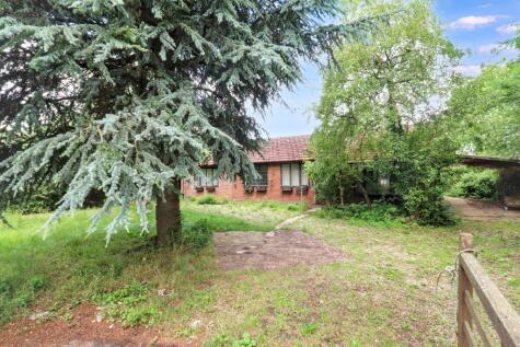 High Road, Moulton, PE12
