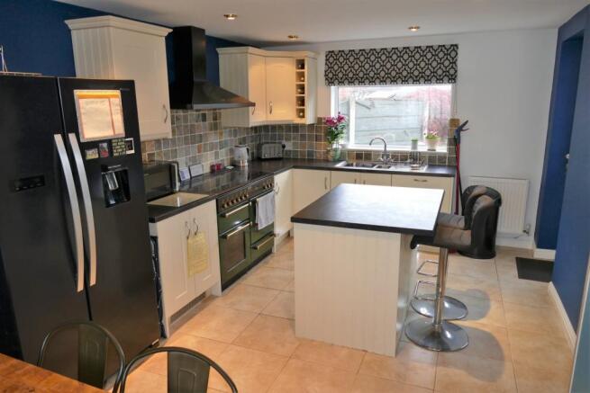 Dining Kitchen b