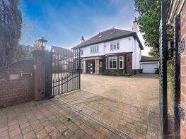110, Waterloo Road, Southport PR8 3AY