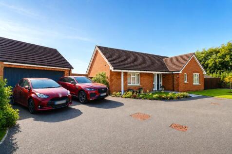 Granite Close, South Molton, Devon, EX36