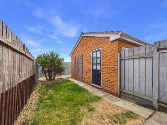 2 bed Semi-Detached for sale Image 9
