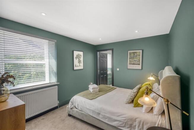 9 bed Semi-Detached for sale Image 9