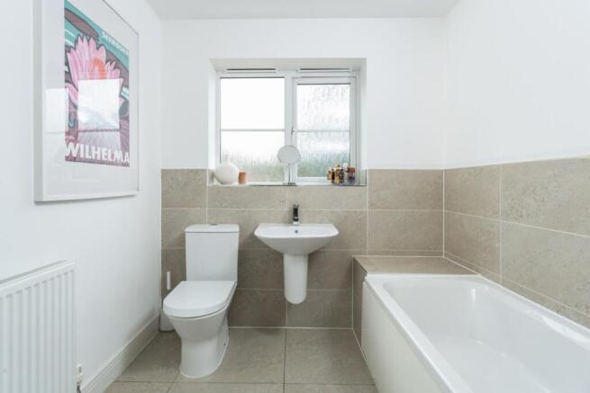 4 bed Detached for sale Image 11