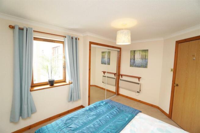 bedroom1.jpg