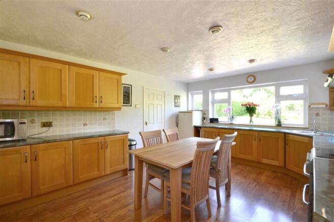 Kitchen / Breakfast Room