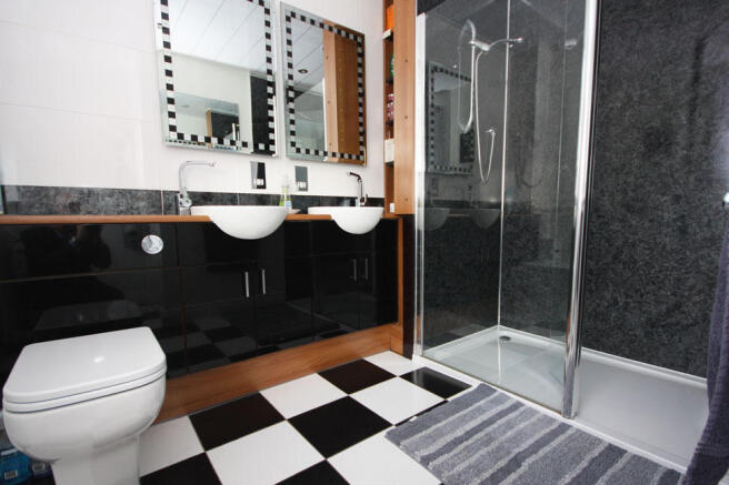Bedroom 1 En-Suite