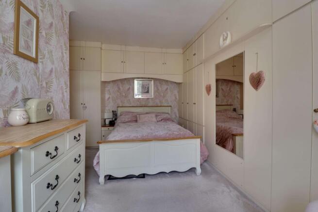 3 bed Terraced for sale Image 9