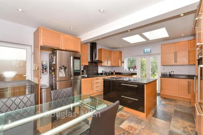 Kitchen/Breakfast Room