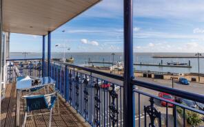 8, 18 Regatta House, Bath Road, Cowes PO31 7FS