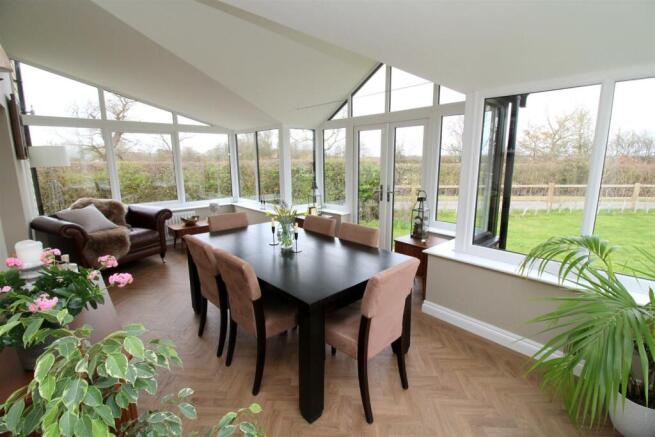 dining-garden room 2.JPG