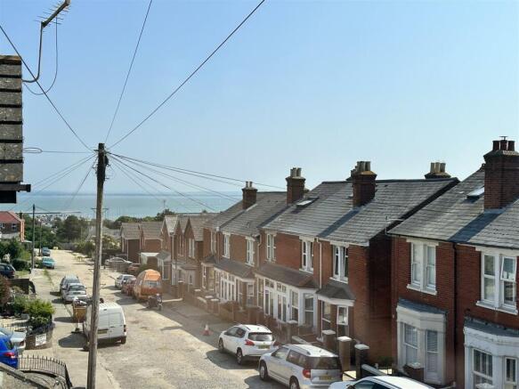 52 Alexandra Road bed 1 view.jpg