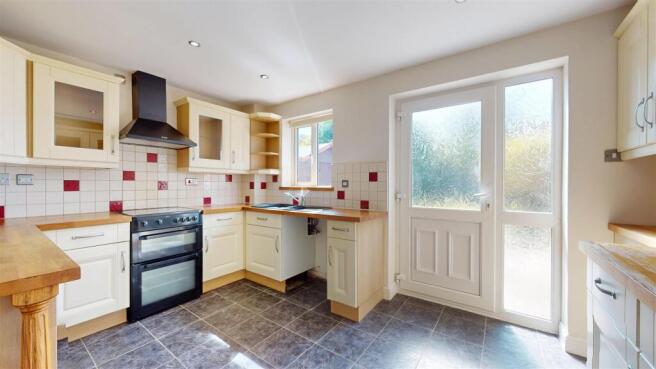 Watchcote 5 Kitchen 2.jpg