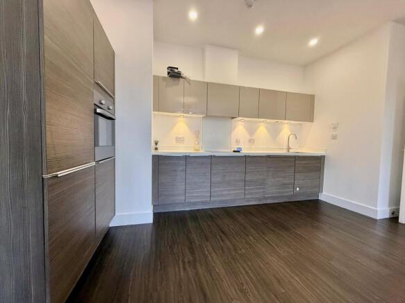 2 bed Flat to rent Image 4