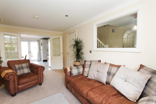 LIVING ROOM 2.jpg