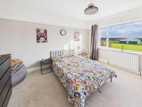 4 bed Semi-Detached for sale Image 11