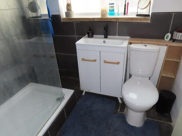 3 bed Semi-Detached for sale Image 10