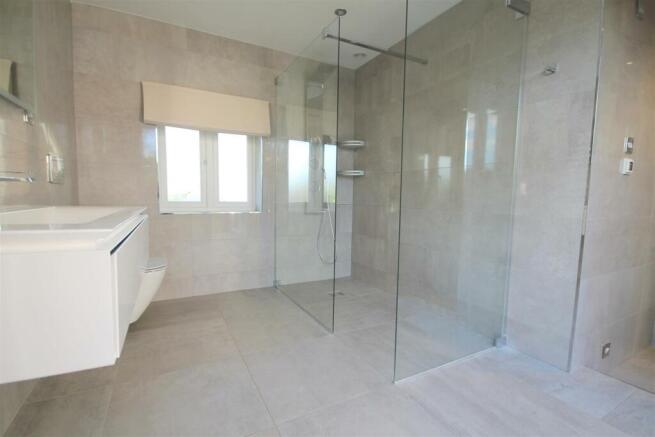 Master ensuite shower room.JPG