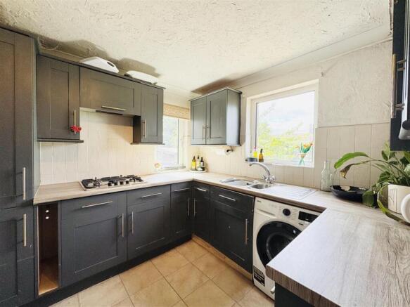 3 bed Semi-Detached for sale Image 11