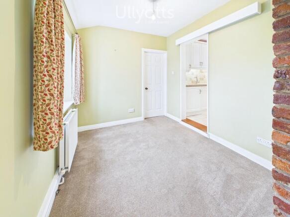 2 bed Semi-Detached Bungalow for sale Image 6