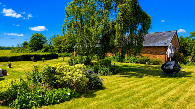 Landscaped Communal Gardens