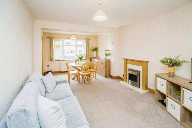 Lounge/Dining Room