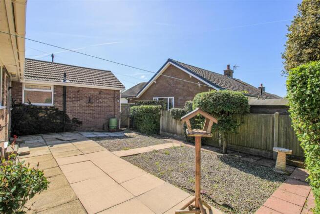 2 bed Detached Bungalow for sale Image 11