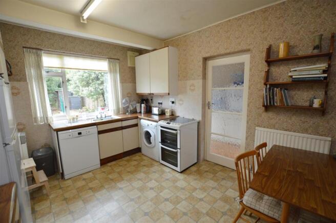 23 Bryanston Avenue kitchen.jpg