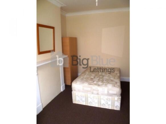 5 bed Terraced to rent Image 4