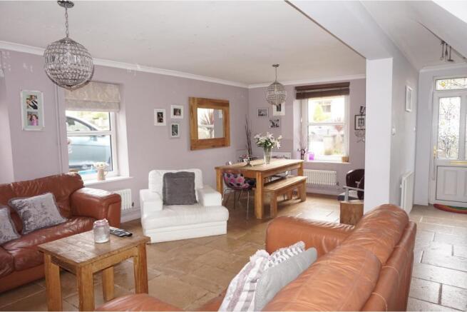 Lounge/Dining Room
