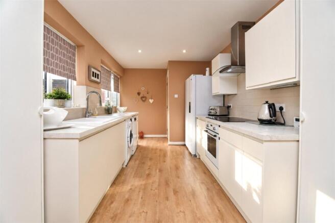 Oak Close, Moreton, Wirral photo 4