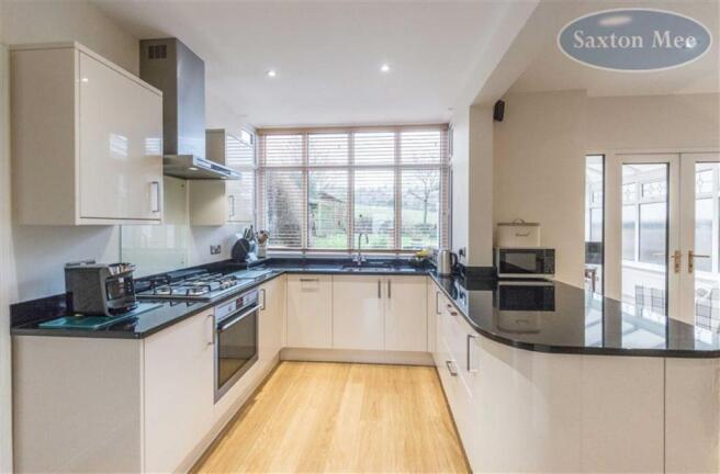 STUNNING KITCHEN