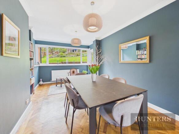 4 bed Detached for sale Image 9